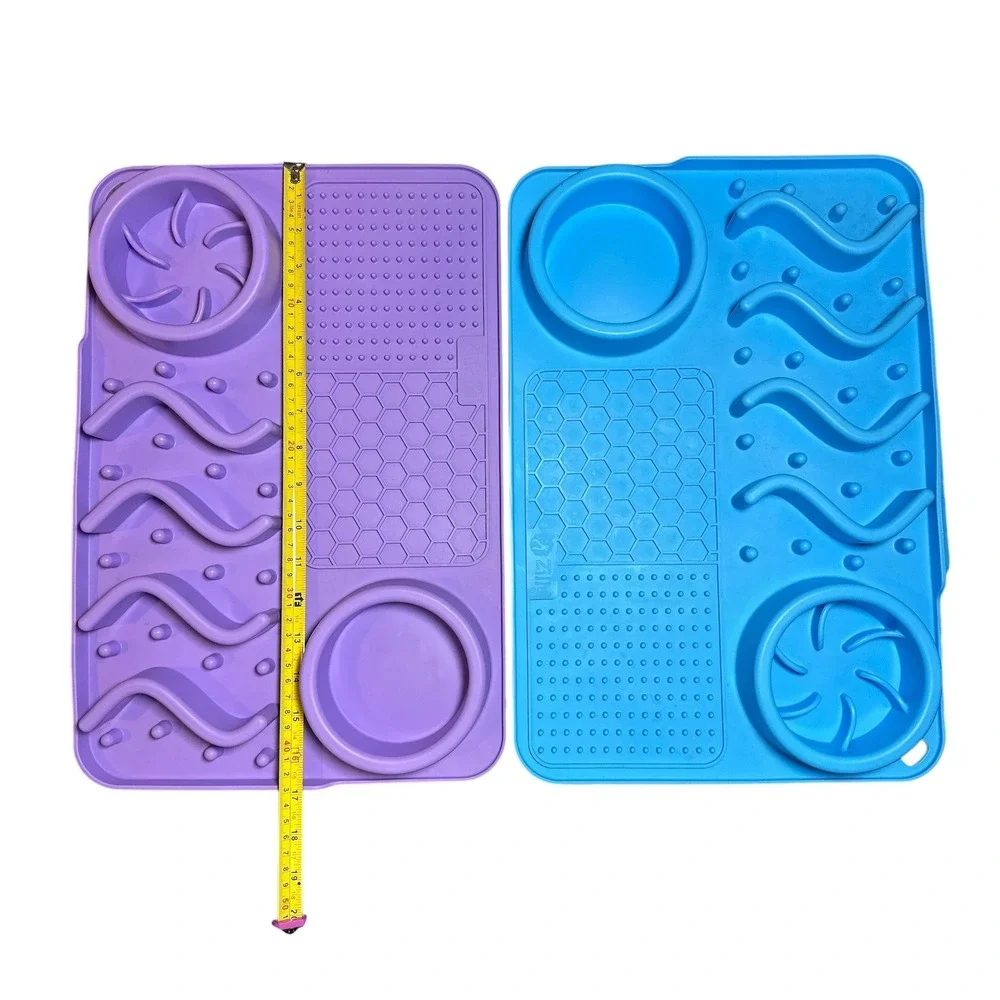 Dog Pet Bundle 2 lg & 3 sm Lick Mats /Slow Feeders, Treat Mold, Super Chewer Toy